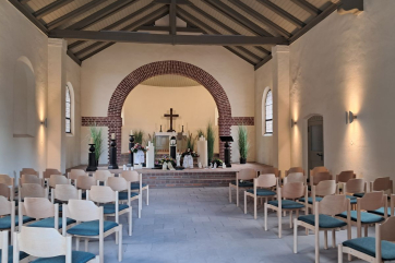 Unsere Referenz 2 Kirchenstuhl Moncao in der Friedhofskapelle in Salzwedel