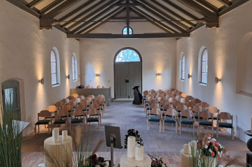 Unsere Referenz 3 Kirchenstuhl Moncao in der Friedhofskapelle in Salzwedel