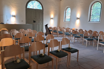 Unsere Referenz 4 Kirchenstuhl Moncao in der Friedhofskapelle in Salzwedel